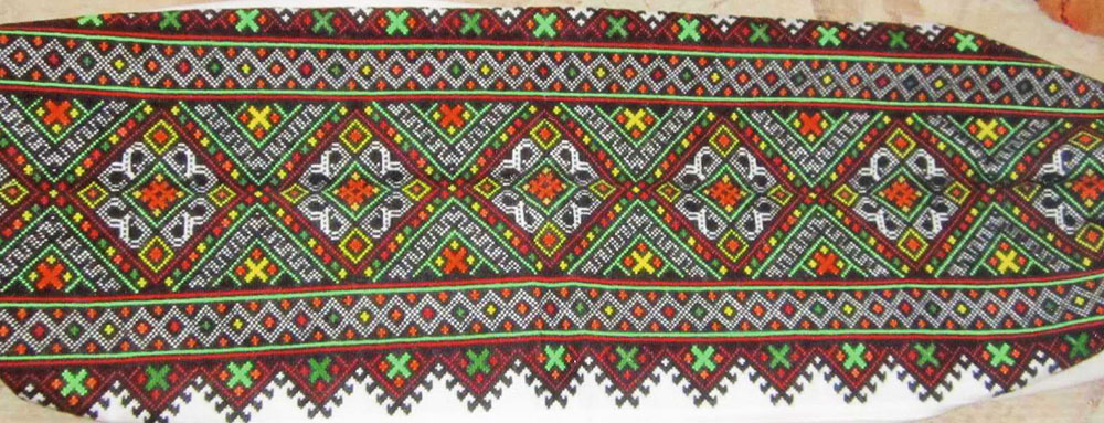 Наволочка «Геометрична». 1995. Полотно, вишивка, хрестик